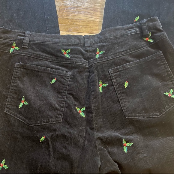 ORVIS Christmas ladies size 14 black cordaroy's w/green holly & red berries EUC! - Picture 6 of 9